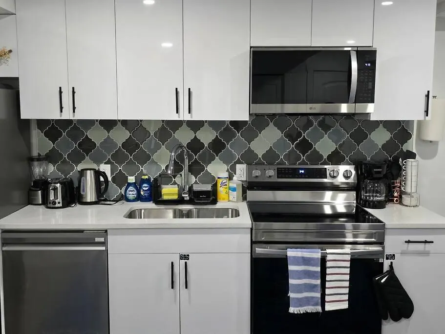 Cozy New 1 Bed Basement Suite Edmonton 0*,  Canada